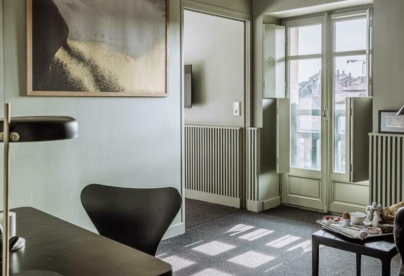 מיטת קינג בסוויטה, Villa Mirasol