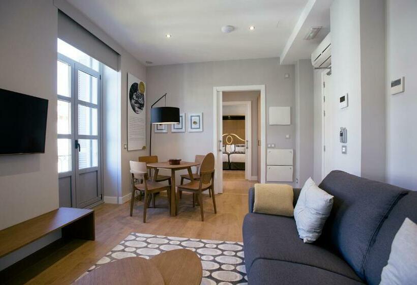 带城市景观带一个卧室的公寓, Legazpi Doce Rooms & Suites