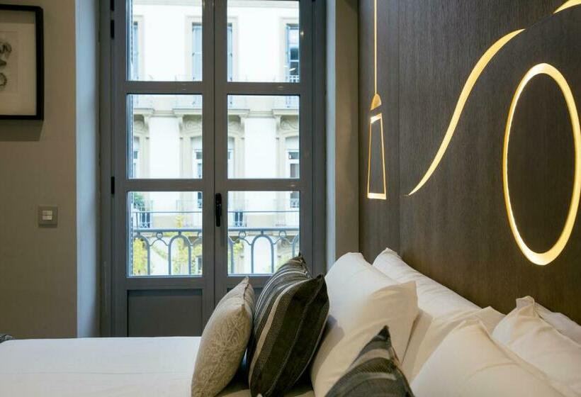 带城市景观带一个卧室的公寓, Legazpi Doce Rooms & Suites