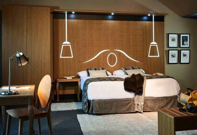 带1个卧室的带阳台的公寓, Legazpi Doce Rooms & Suites