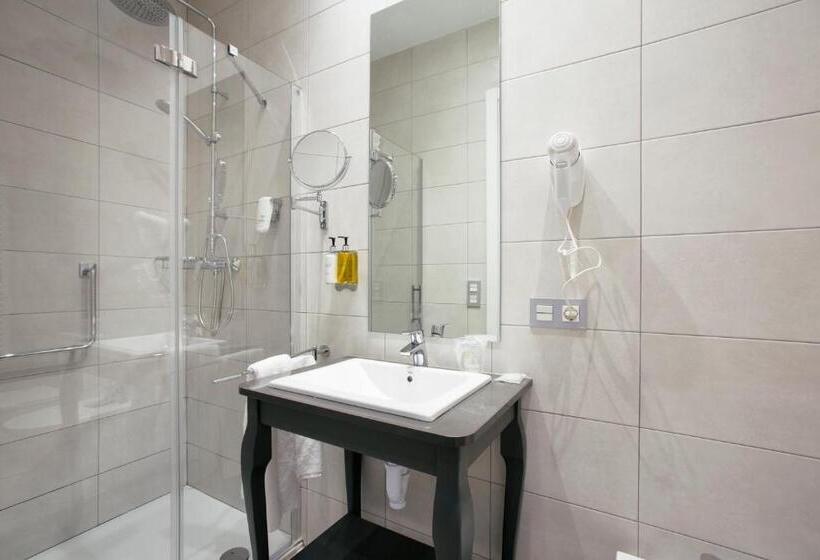 带1个卧室的带阳台的公寓, Legazpi Doce Rooms & Suites