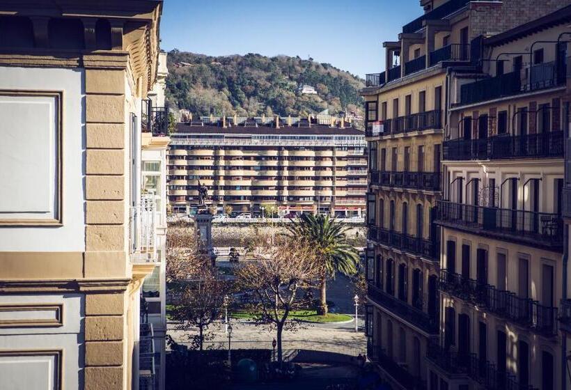 带1个卧室的带阳台的公寓, Legazpi Doce Rooms & Suites