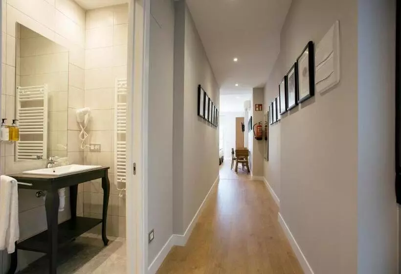 バルコニー付きスタンダードステューディオ, Legazpi Doce Rooms & Suites