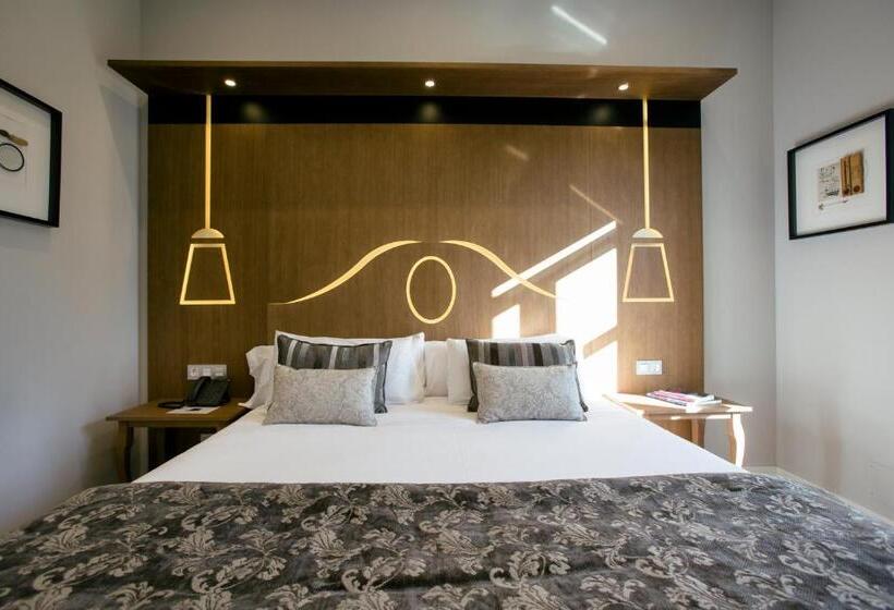 标准工作室带阳台, Legazpi Doce Rooms & Suites