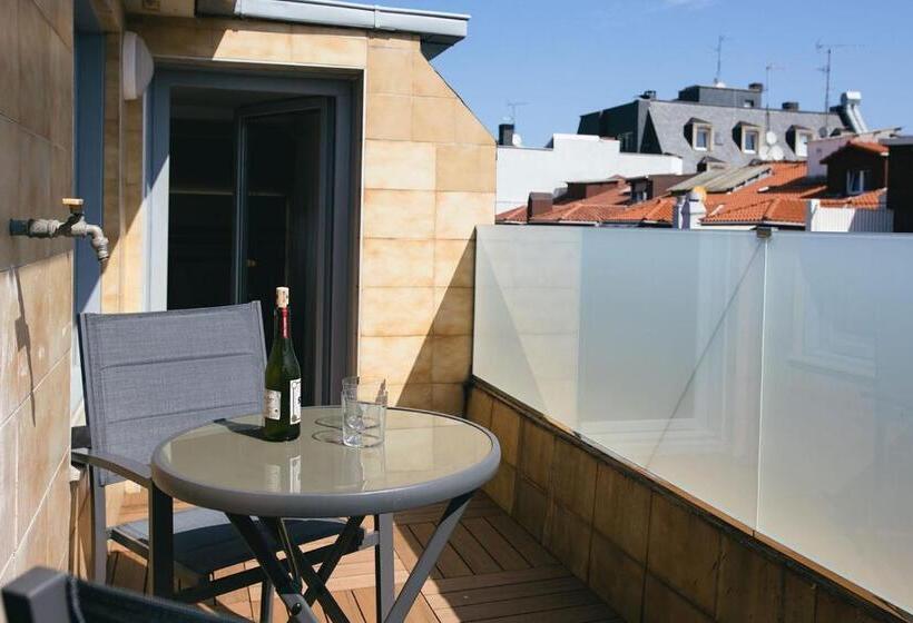 带1个卧室的顶楼公寓, Legazpi Doce Rooms & Suites