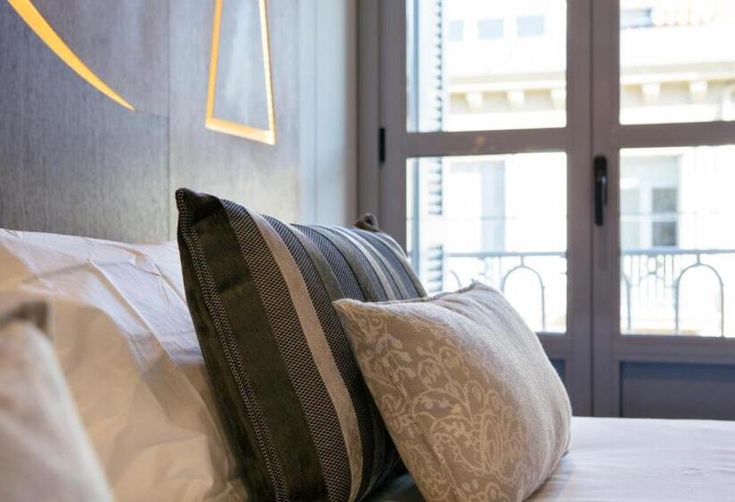 带1个卧室的带阳台的公寓, Legazpi Doce Rooms & Suites