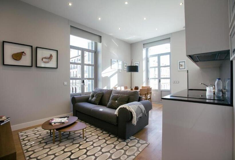 带3个卧室的公寓, Legazpi Doce Rooms & Suites