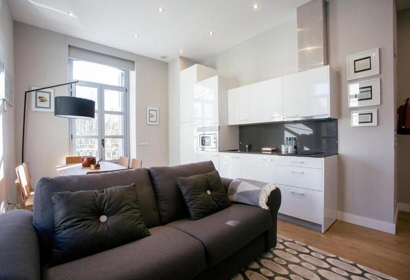 带3个卧室的公寓, Legazpi Doce Rooms & Suites