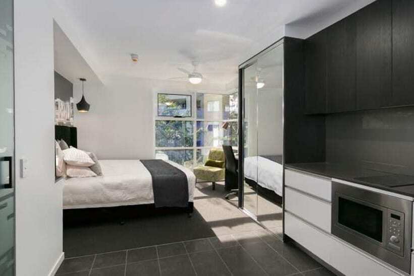 סטודיו סטנדרט עם מרפסת, Menso At Southbank