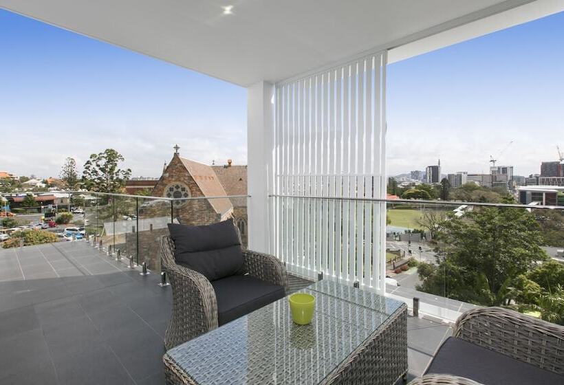 סטודיו סטנדרט עם מרפסת, Menso At Southbank