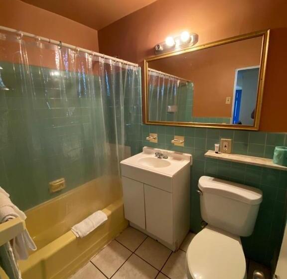 带大床的标准间, Ac Suites