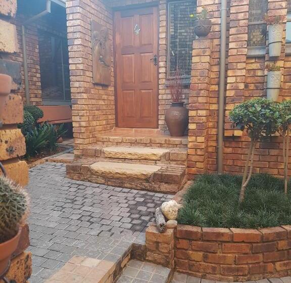 חדר דלוקס נוף לגינה, Chateau Vue Guesthouse