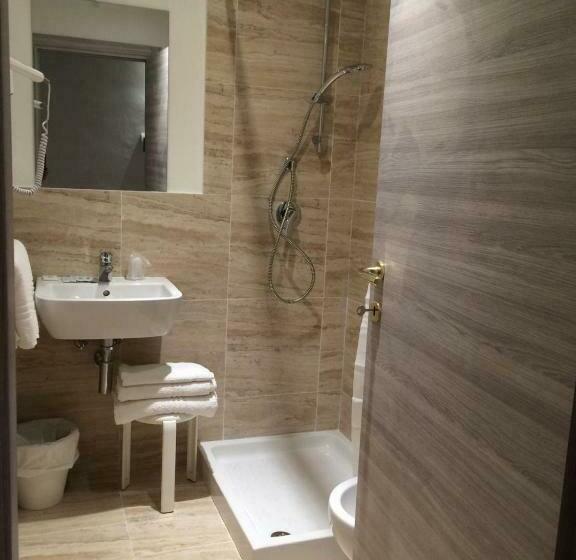 اتاق ساده سه‌ نفره, Relais La Corte Dei Cavalieri