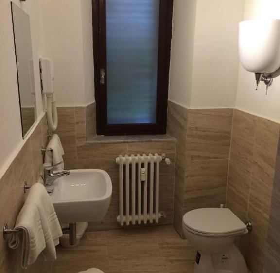اتاق ساده سه‌ نفره, Relais La Corte Dei Cavalieri