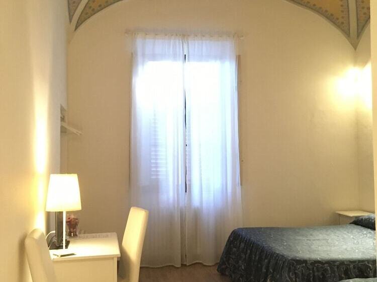 اتاق ساده سه‌ نفره, Relais La Corte Dei Cavalieri