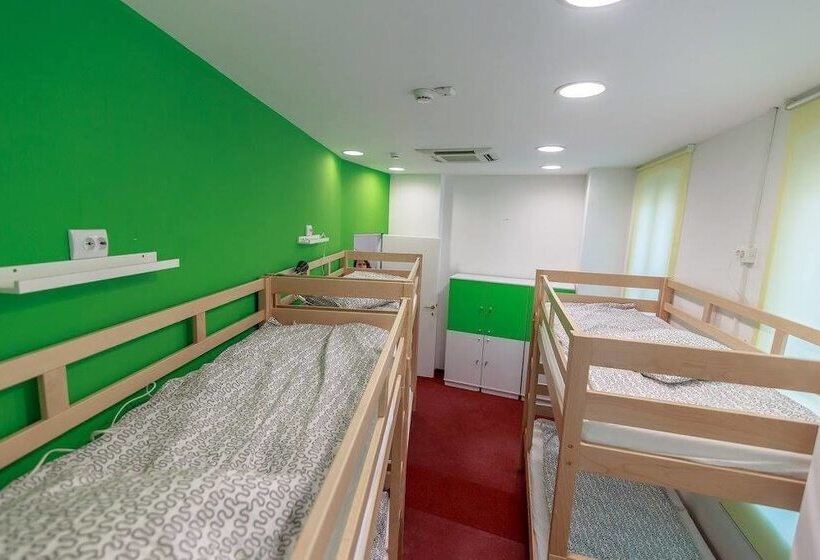 تختخواب در اتاق مشترک, Pura Vida Sky Bar & Hostel