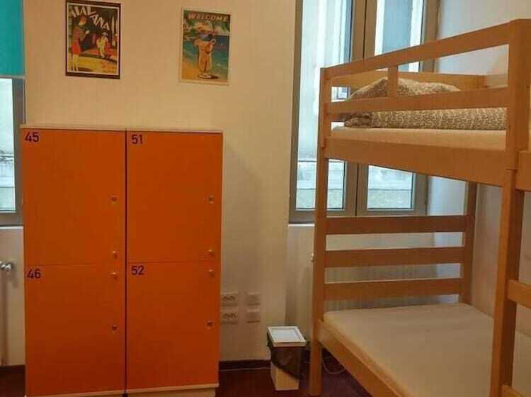 اتاق پایه با سرویس بهداشتی مشترک, Pura Vida Sky Bar & Hostel