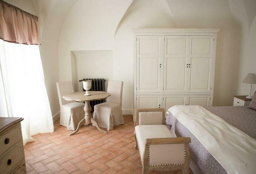 جناح جونيور, Villa Sibilla