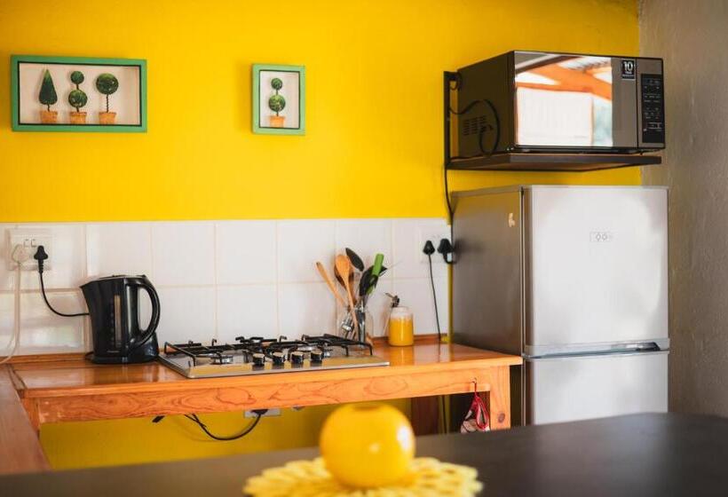 패밀리 방갈로, Vindoux Tree House Guest Farm & Spa