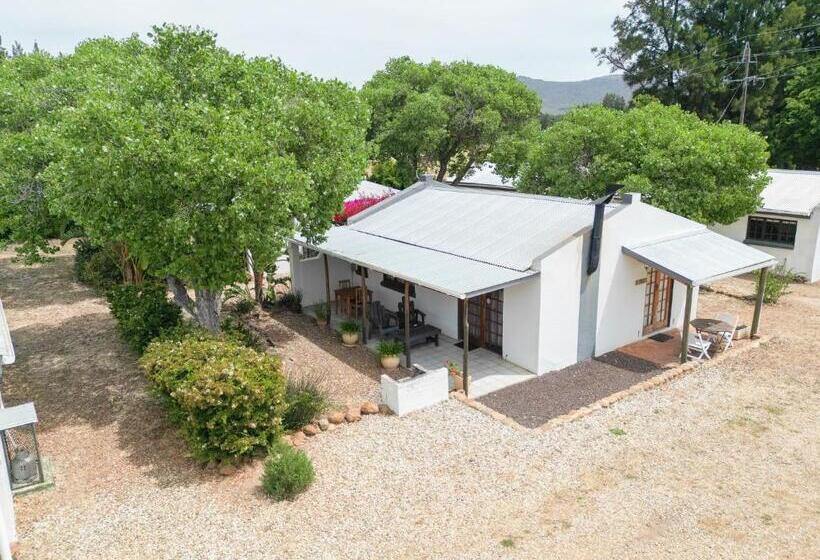 패밀리 방갈로, Vindoux Tree House Guest Farm & Spa