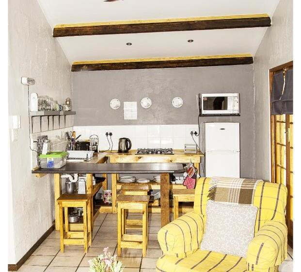 패밀리 방갈로, Vindoux Tree House Guest Farm & Spa