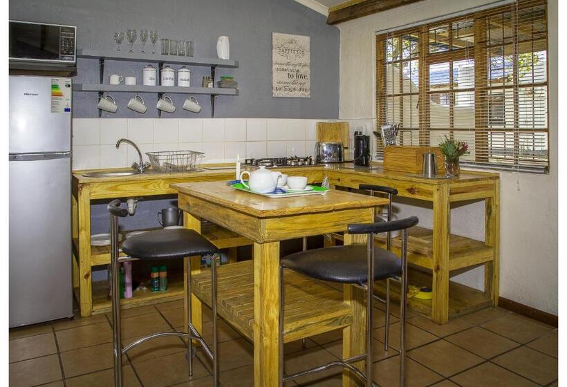 샬레, Vindoux Tree House Guest Farm & Spa