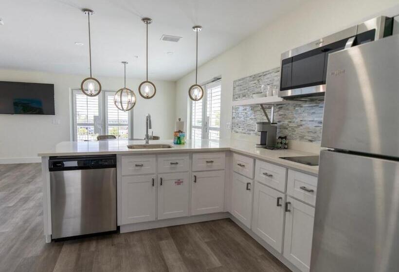 جناح سوبيريور مطل علي البحر, Sugarloaf Key Hotel At Koa Resort