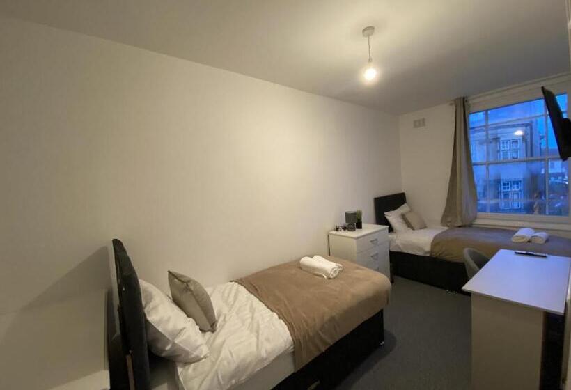 Номер Стандарт, Cosy 3bd Guesthouse. Private Bathrooms
