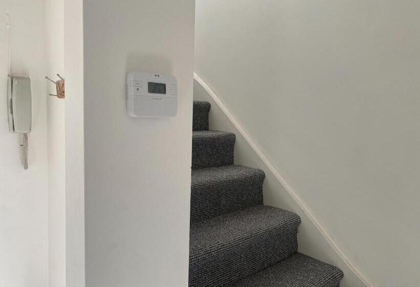 חדר סטנדרט, Cosy 3bd Guesthouse. Private Bathrooms