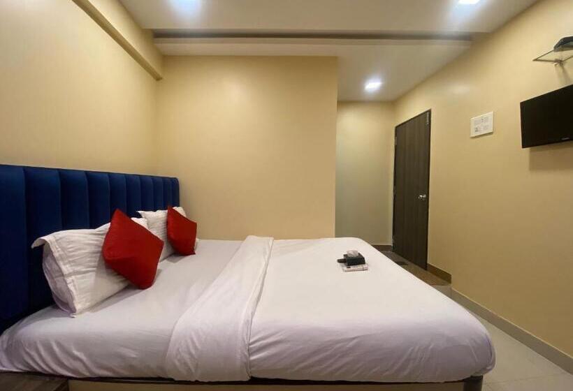 Номер Deluxe, Royal Grand   Near Mumbai International Airport