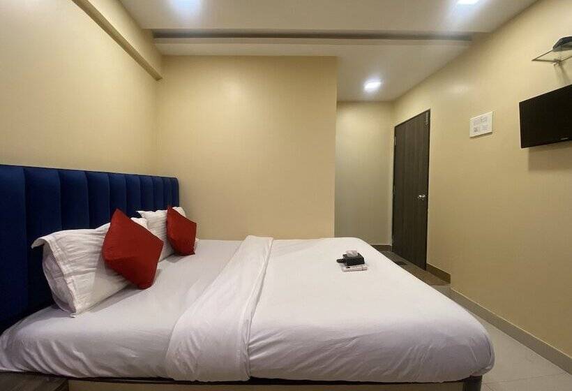 Номер Deluxe, Royal Grand   Near Mumbai International Airport