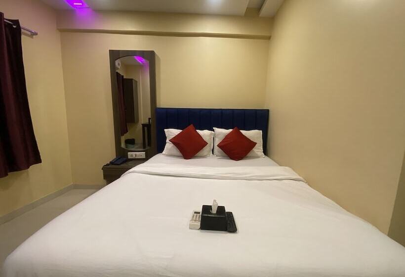 Номер Deluxe, Royal Grand   Near Mumbai International Airport