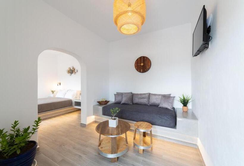 Номер Deluxe, Athiri Luxury Suites