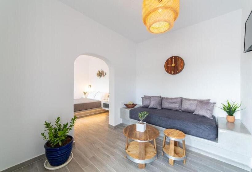Номер Deluxe, Athiri Luxury Suites