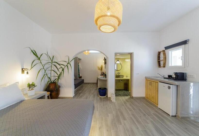 Номер Deluxe, Athiri Luxury Suites