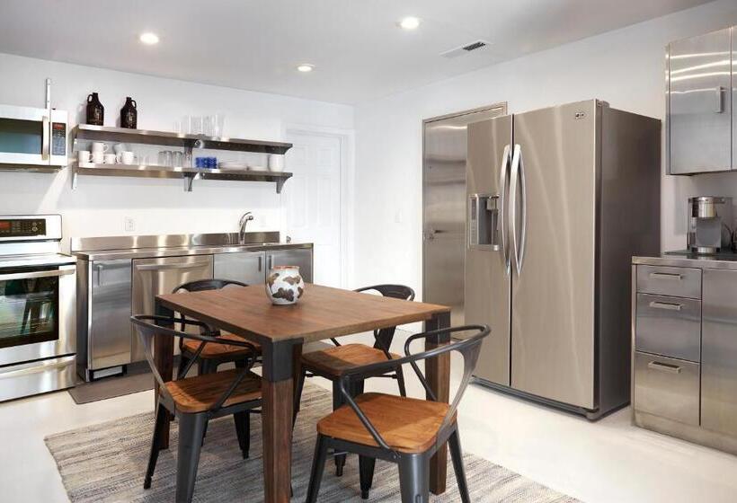 סטודיו דלוקס, Snob Hollow Inn Downtown Anchorage