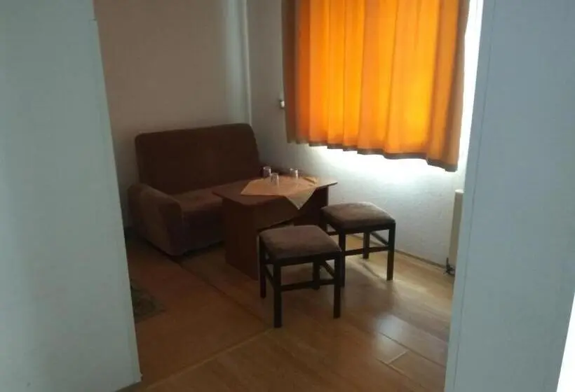 اتاق استاندارد سه نفره, Family Hotel Blazhi