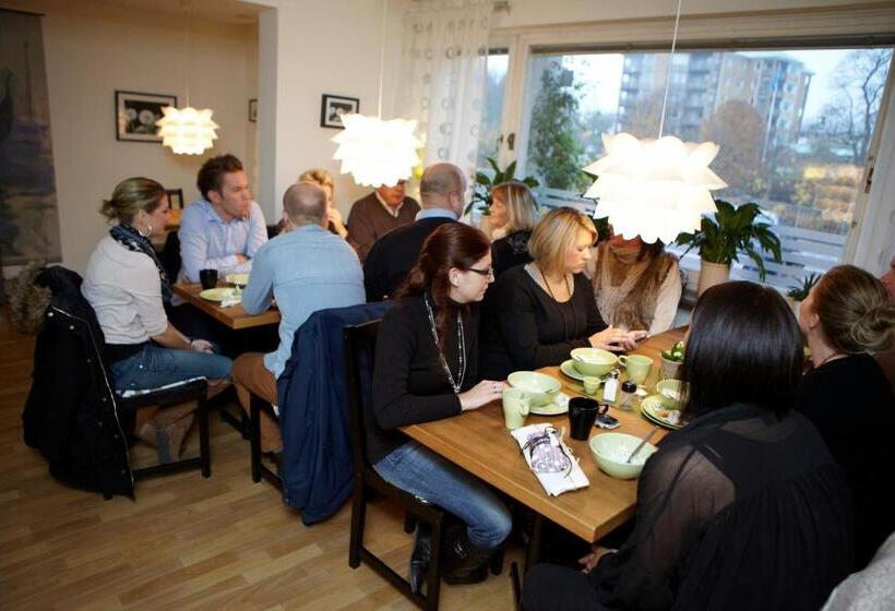 דירת שני חדרים, Riverside