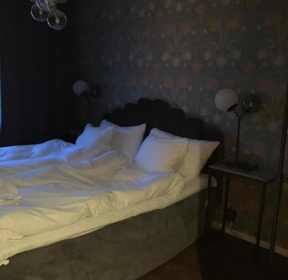 סוויטה משפחתית, Riverside