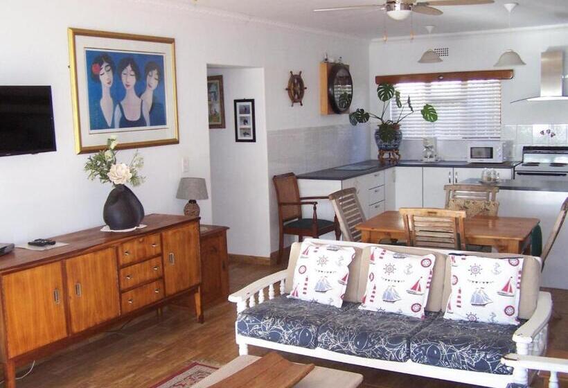 منزل غرفتين نوم, Jaloersbaai Guest Cottage & Nes