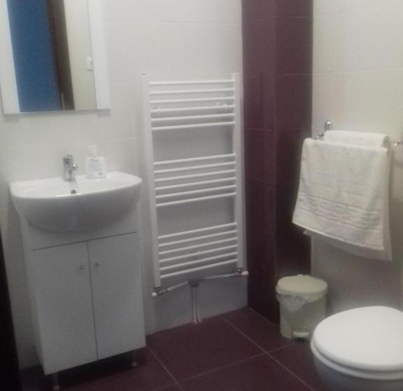 패밀리 룸, Pensiunea Abel