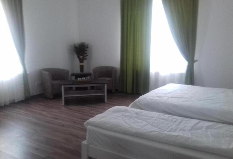 패밀리 룸, Pensiunea Abel