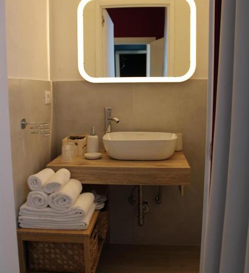 חדר סטנדרט, Yole Affittacamere