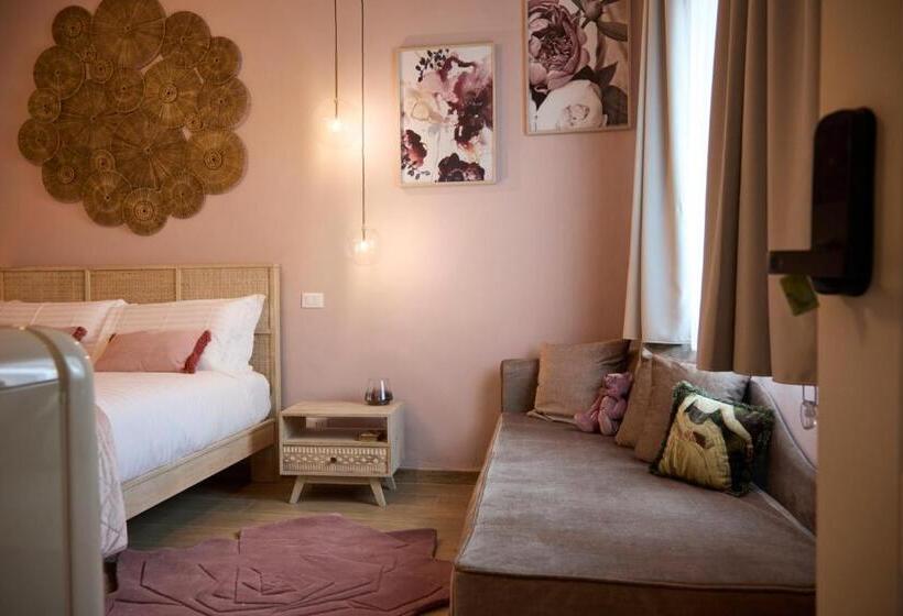 חדר משפחתי, Yole Affittacamere