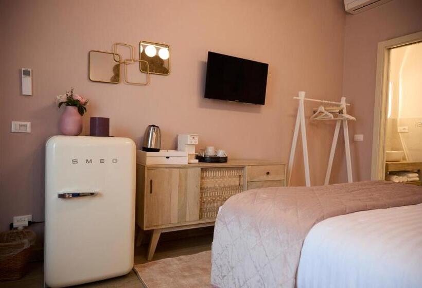 חדר משפחתי, Yole Affittacamere