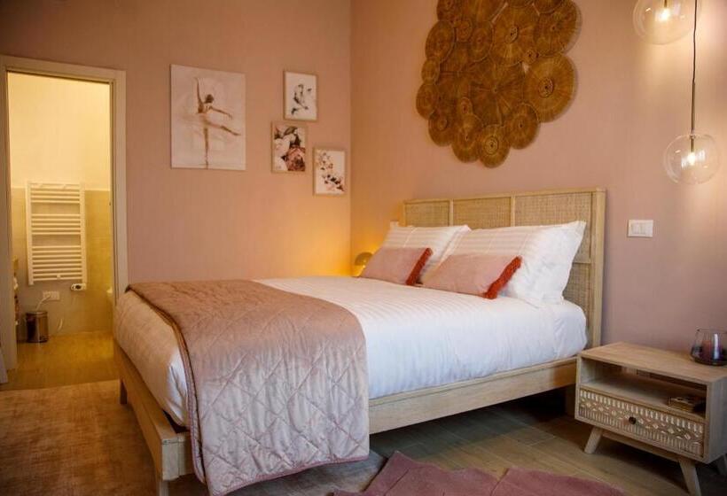 חדר משפחתי, Yole Affittacamere