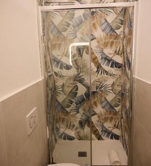 חדר משפחתי, Yole Affittacamere