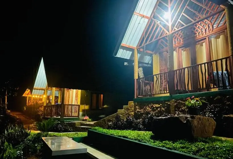 デラックストリプルルーム, The Rainforest Hideaway