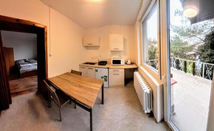 1 Szobás Apartman Erkéllyel, Lev I Sova