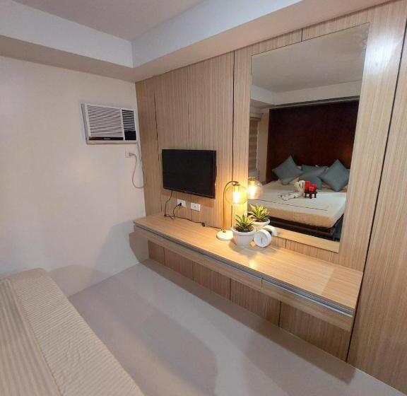 استودیو استاندارد با چشمانداز استخر, City View At The Persimmon Studios